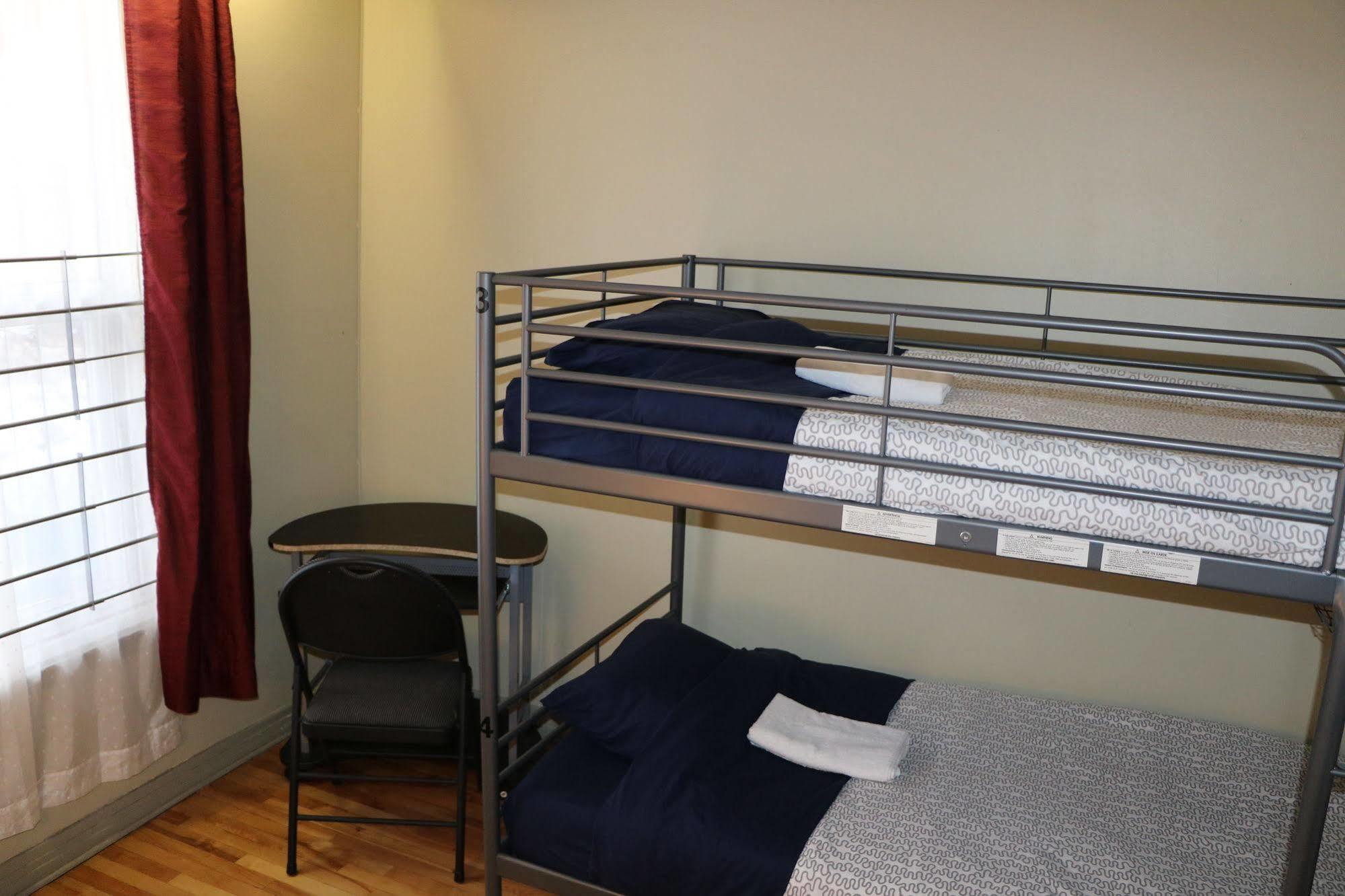 Auberge Reboot Hostel Монреаль Экстерьер фото
